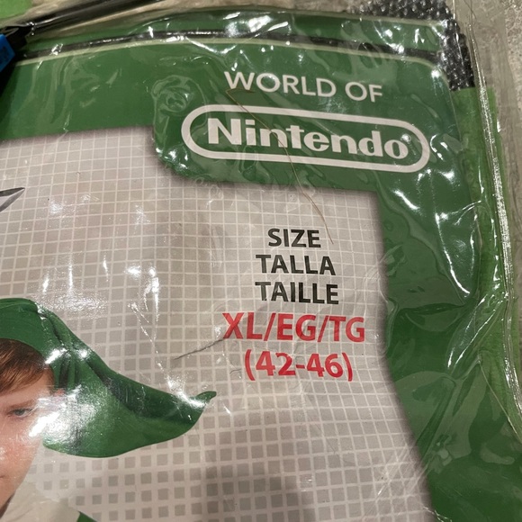 Zelda Link Costume & Shield - Picture 3 of 3